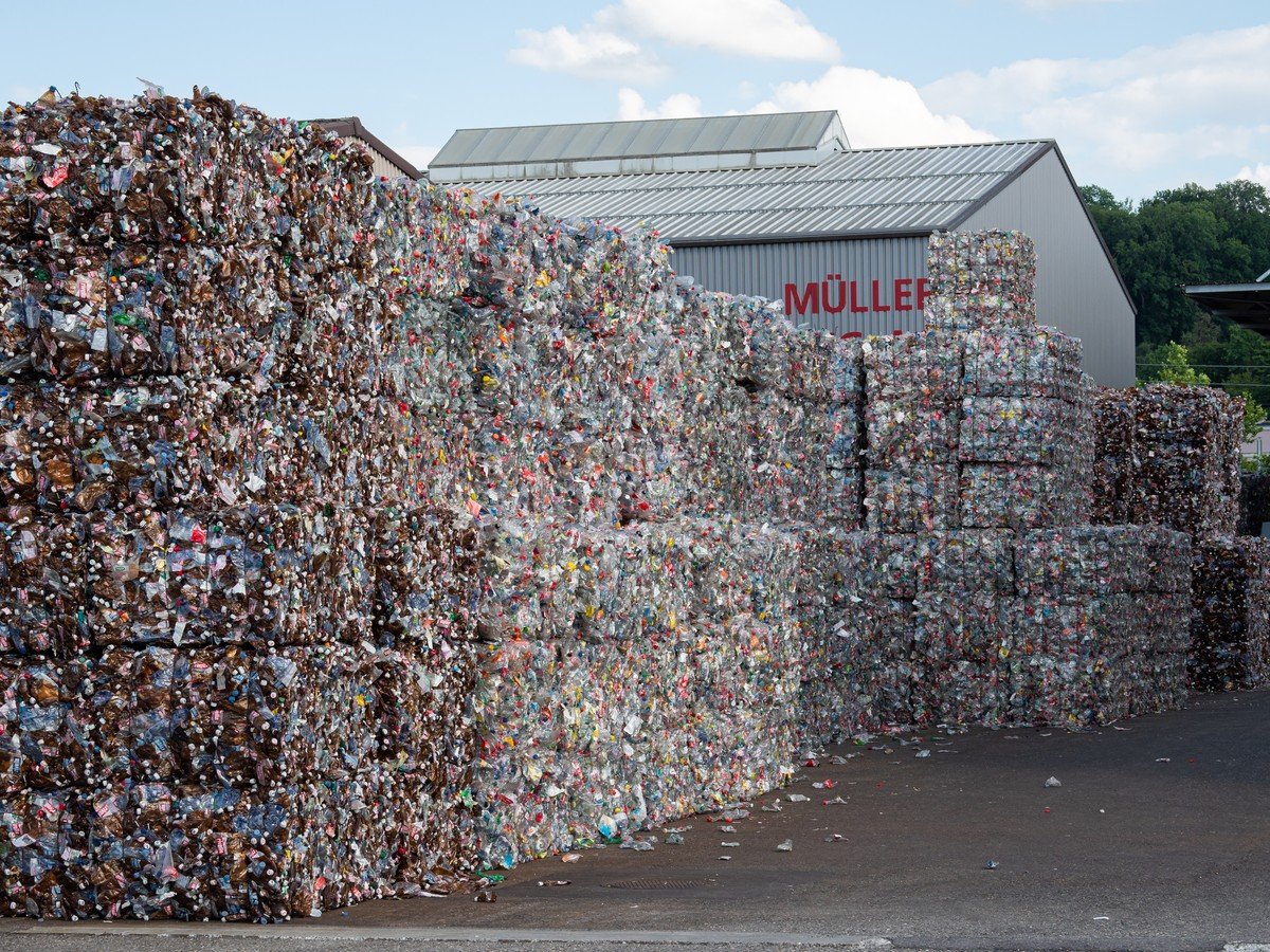 Advanced PET recycling facility and washing line